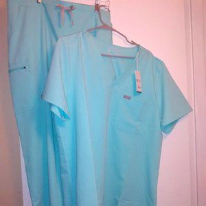 NWT FIGS XXL aqua catarina